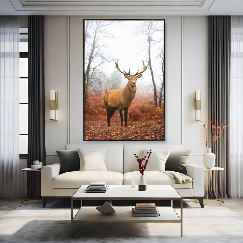 Tablou canvas cu tablou canvas cu cerb in padure cu ceata, in rama de aluminiu negru, pe perete intr-un living